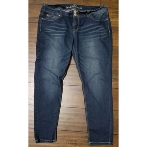 EUC Wallflower Curvy Ankle Jeans Sz17